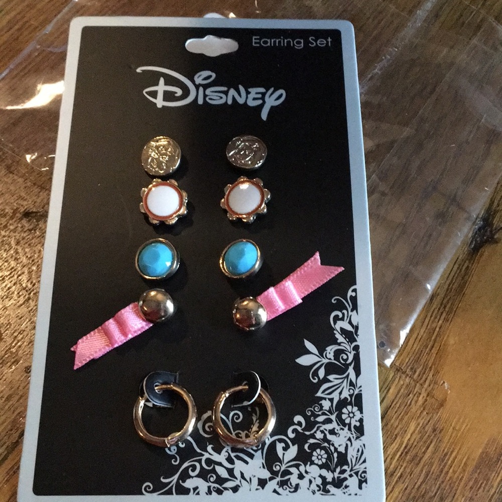 HP🎊Hunchback of Notre Dame Esmeralda earring set